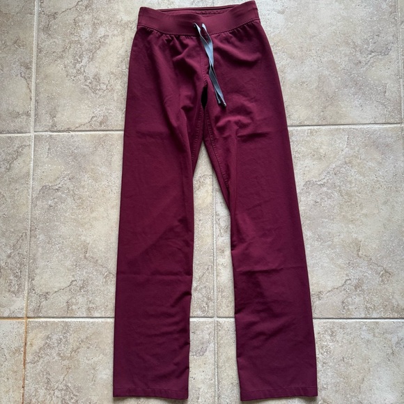 Figs Livingston Basic Scrub Pants Burgundy - Picture 2 of 5